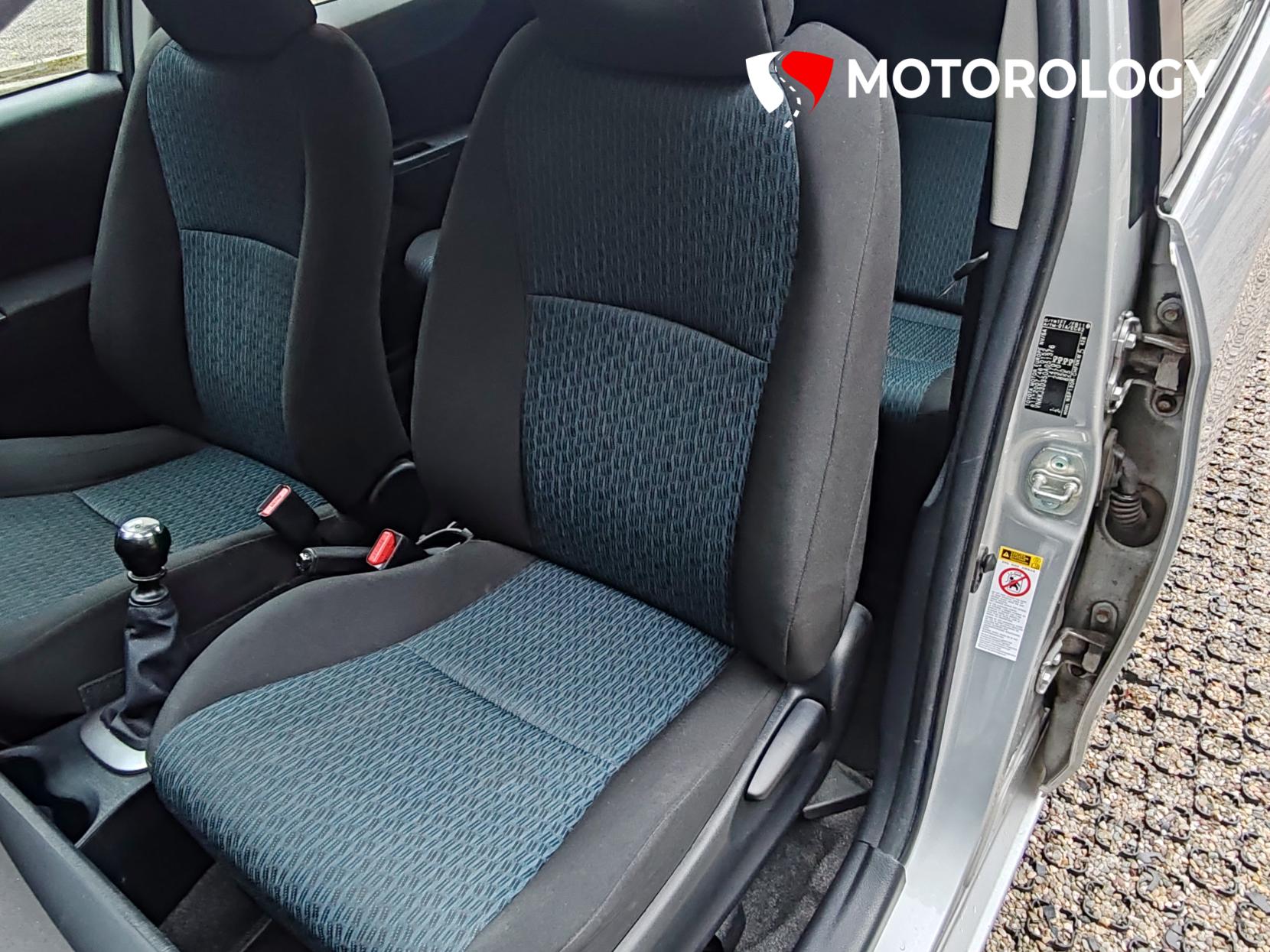 Toyota Yaris 1.33 Dual VVT-i TR Hatchback 5dr Petrol Manual Euro 5 (101 ps)