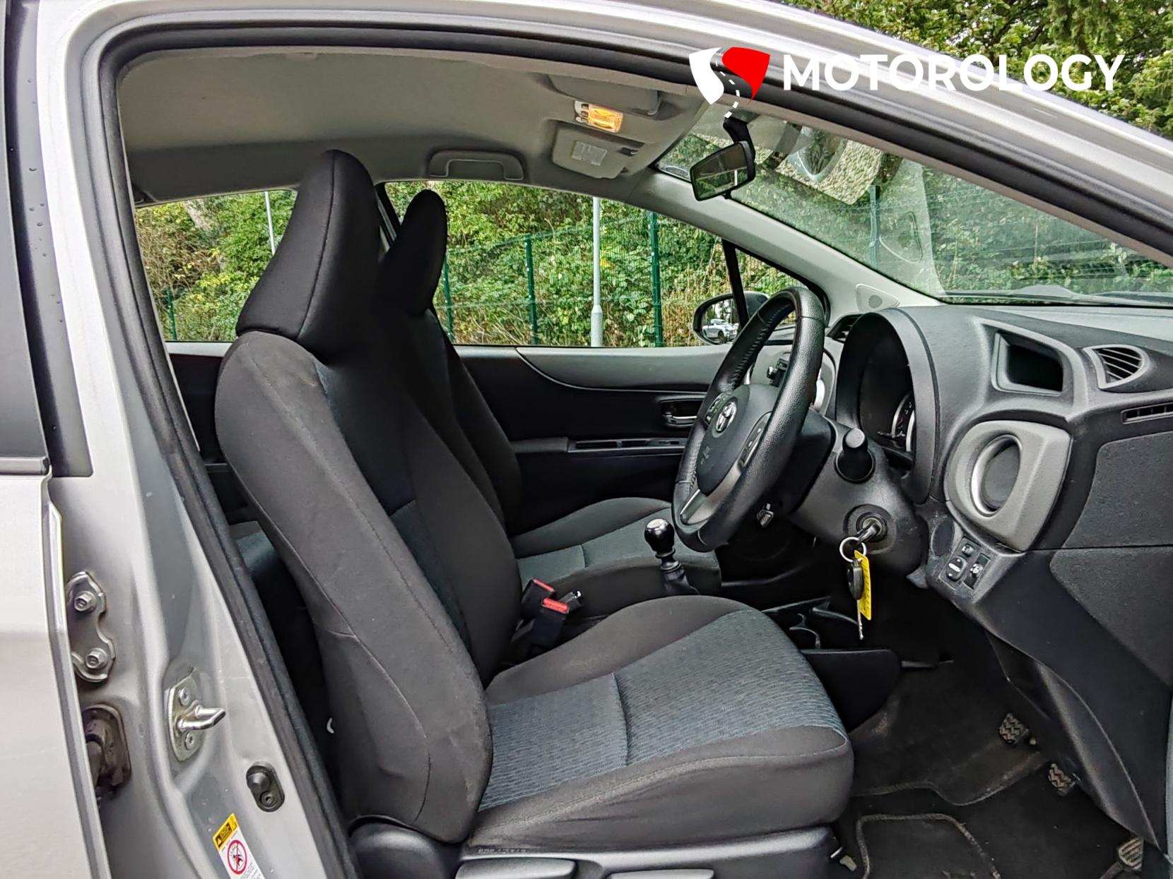 Toyota Yaris 1.33 Dual VVT-i TR Hatchback 5dr Petrol Manual Euro 5 (101 ps)