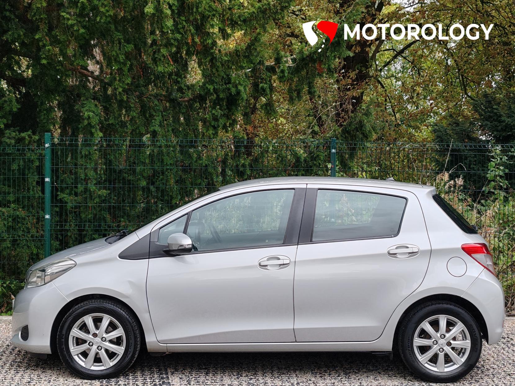 Toyota Yaris 1.33 Dual VVT-i TR Hatchback 5dr Petrol Manual Euro 5 (101 ps)