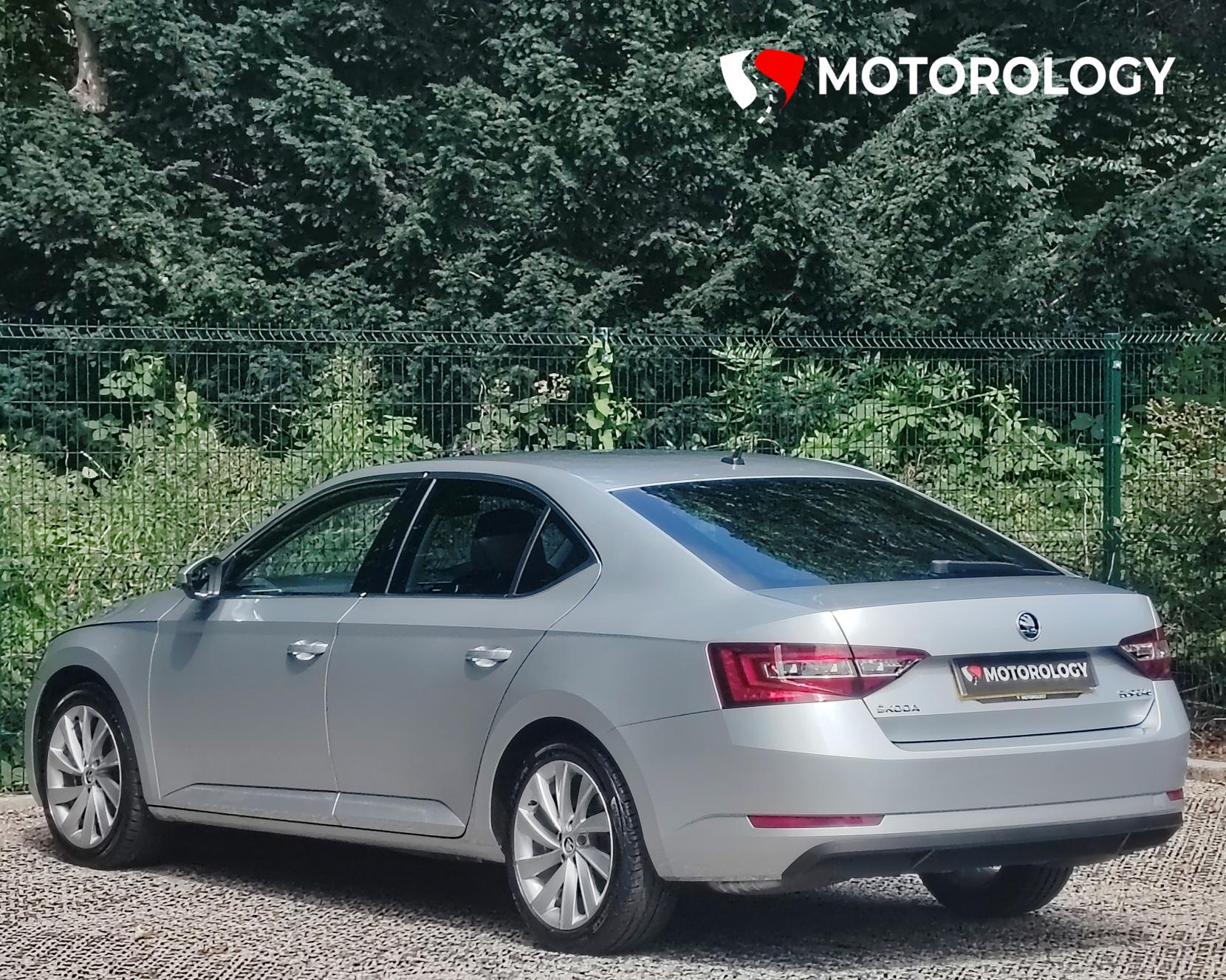 Skoda Superb 1.5 TSI ACT SE L Executive Hatchback 5dr Petrol DSG Euro 6 (s/s) (150 ps)