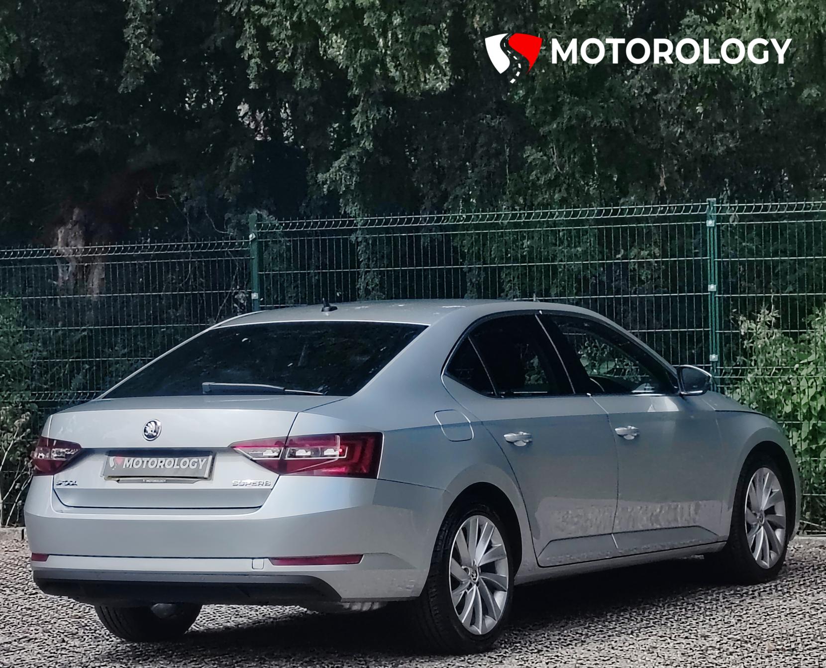 Skoda Superb 1.5 TSI ACT SE L Executive Hatchback 5dr Petrol DSG Euro 6 (s/s) (150 ps)