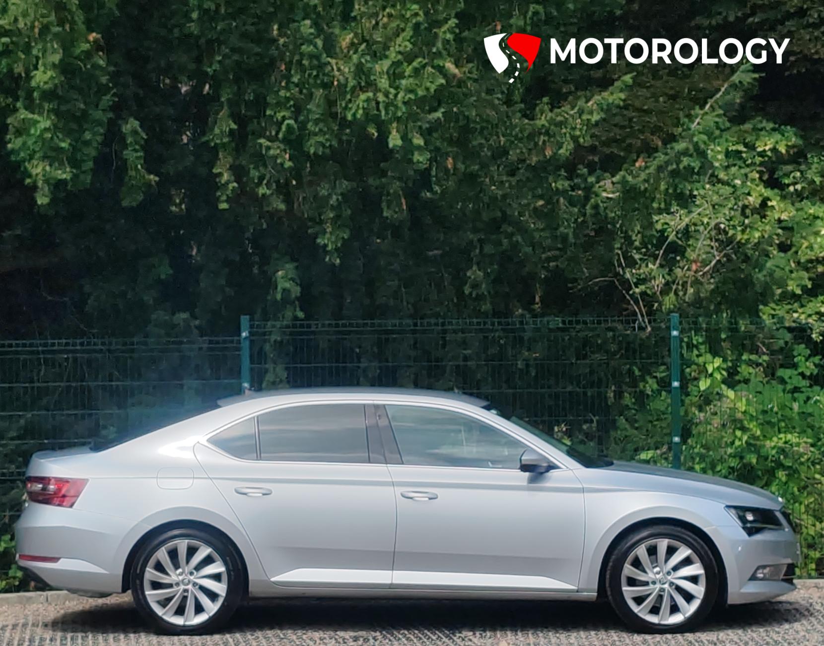 Skoda Superb 1.5 TSI ACT SE L Executive Hatchback 5dr Petrol DSG Euro 6 (s/s) (150 ps)