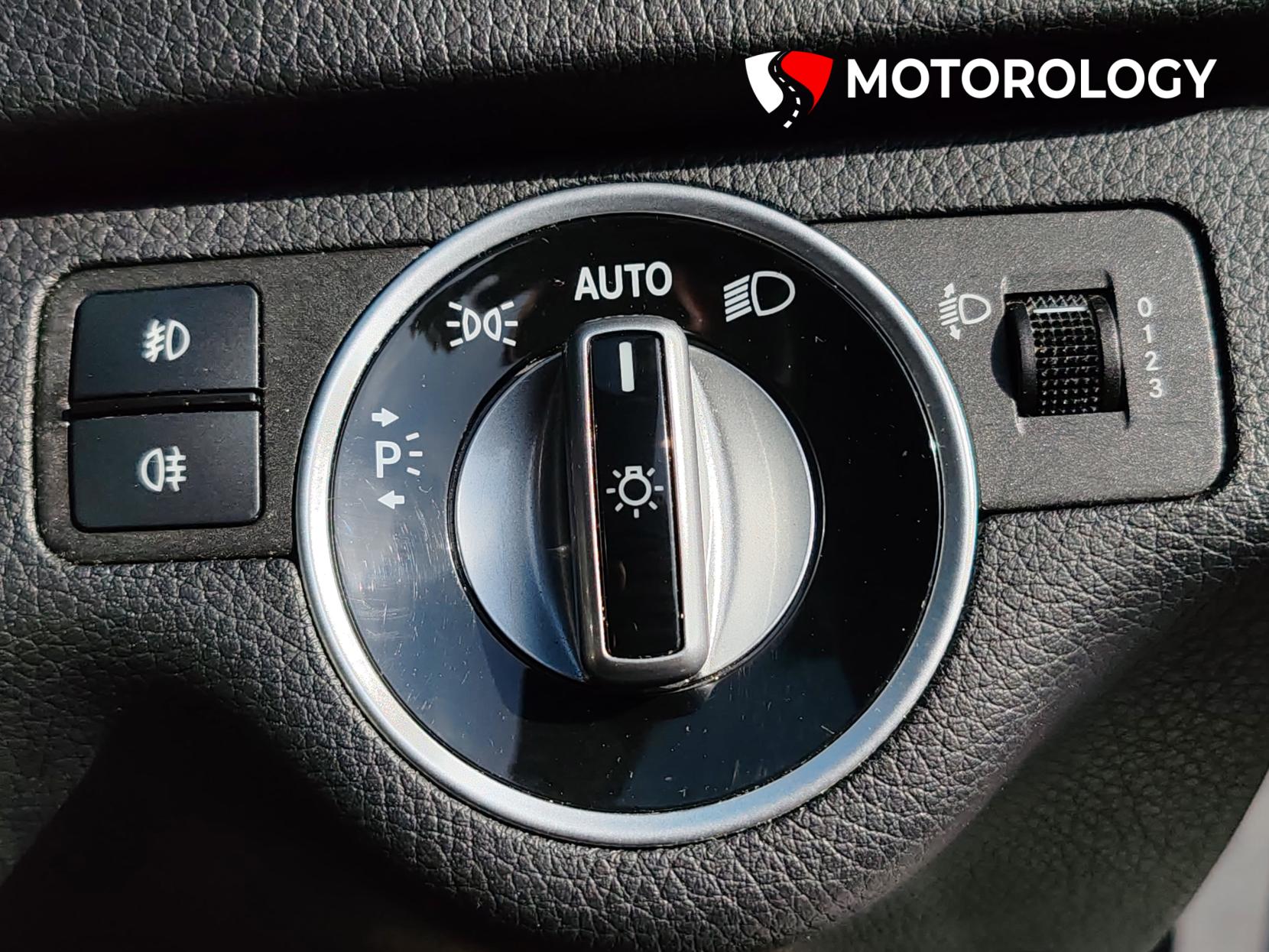 Mercedes-Benz C Class 1.8 C180 BlueEfficiency SE Edition 125 Saloon 4dr Petrol G-Tronic+ Euro 5 (s/s) (156 ps)
