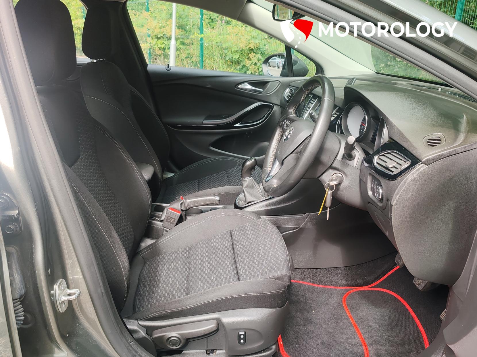 Vauxhall Astra 1.4i Turbo SRi Nav Sports Tourer 5dr Petrol Manual Euro 6 (s/s) (150 ps)