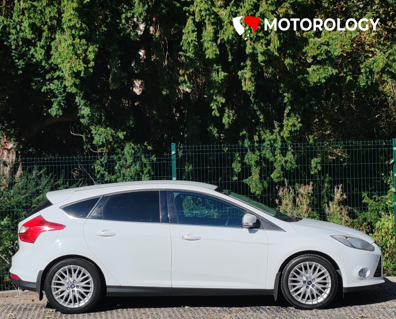 Ford Focus 1.6 Zetec Hatchback 5dr Petrol Manual Euro 5 (125 ps)