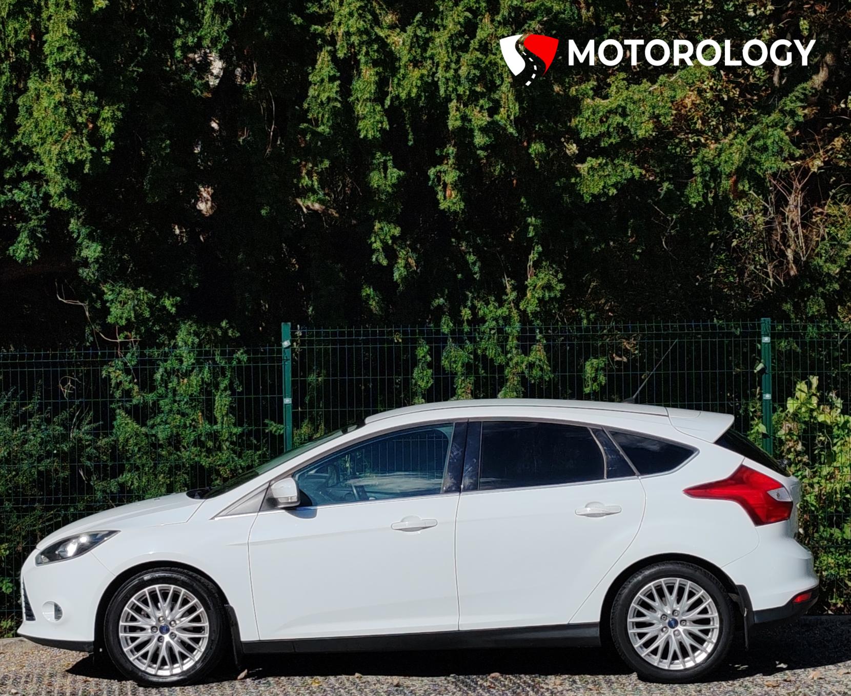 Ford Focus 1.6 Zetec Hatchback 5dr Petrol Manual Euro 5 (125 ps)
