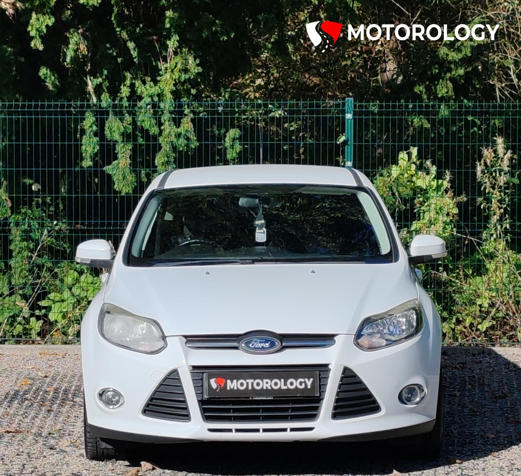 Ford Focus 1.6 Zetec Hatchback 5dr Petrol Manual Euro 5 (125 ps)