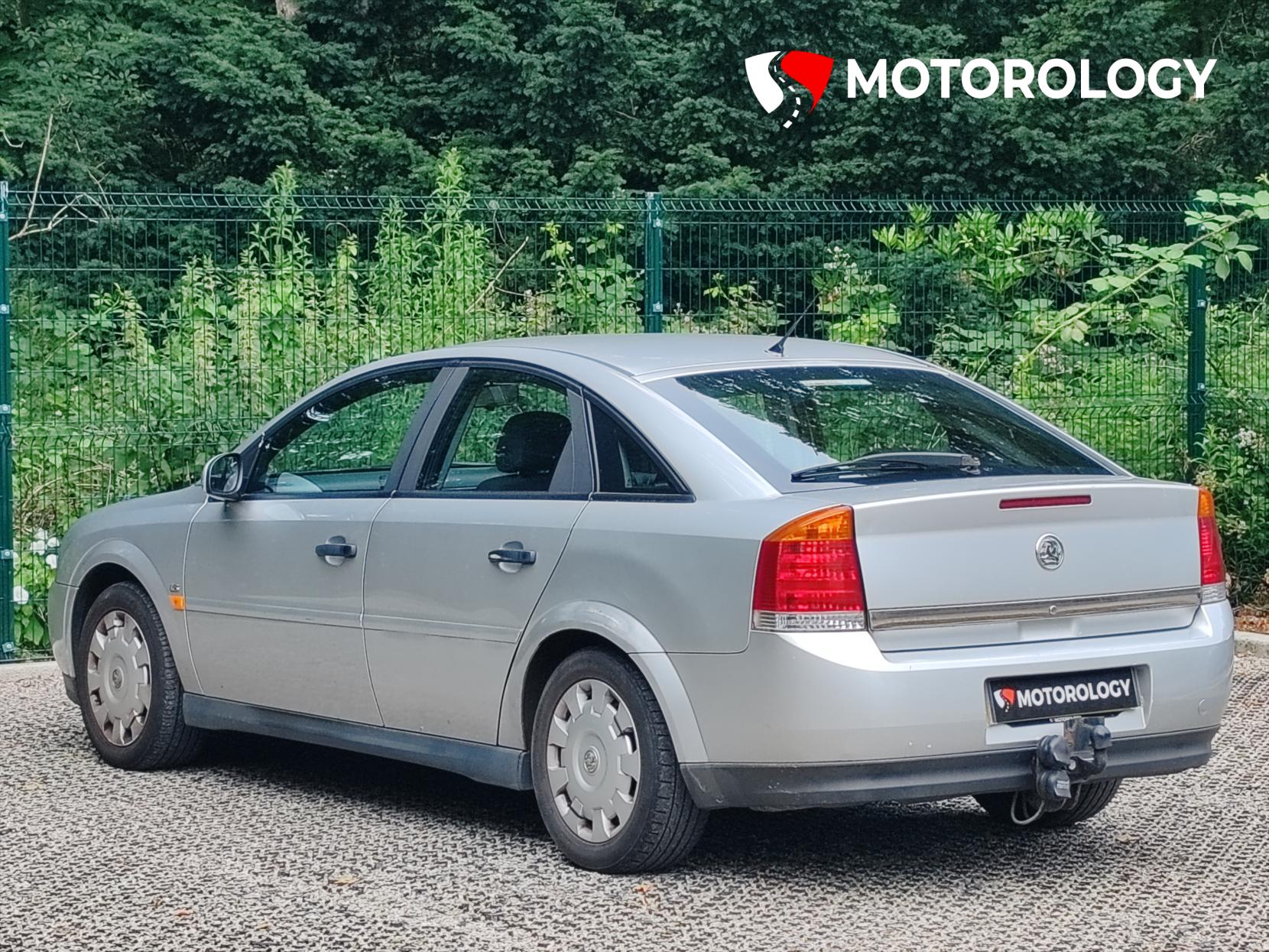 Vauxhall Vectra 1.8i 16v LS Hatchback 5dr Petrol Manual (184 g/km, 120 bhp)