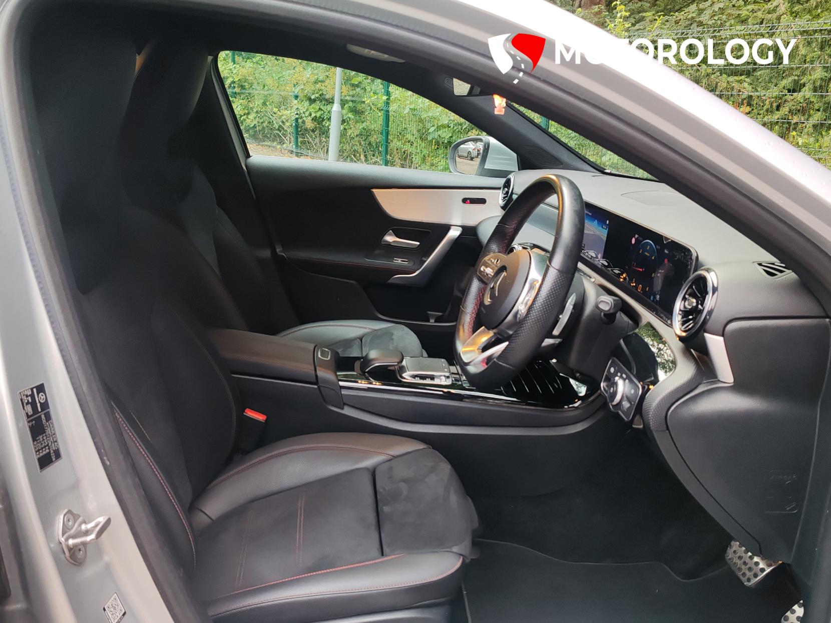 Mercedes-Benz A Class 2.0 A200d AMG Line (Executive) Hatchback 5dr Diesel 8G-DCT Euro 6 (s/s) (150 ps)
