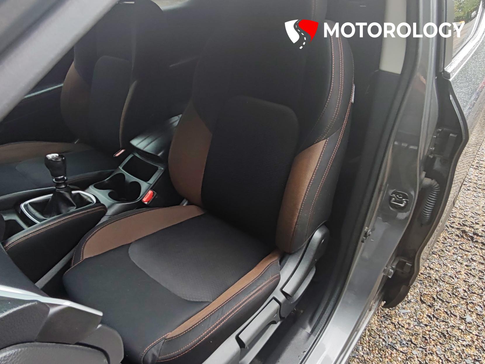 Nissan Qashqai 1.3 DIG-T N-Motion SUV 5dr Petrol Manual Euro 6 (s/s) (140 ps)