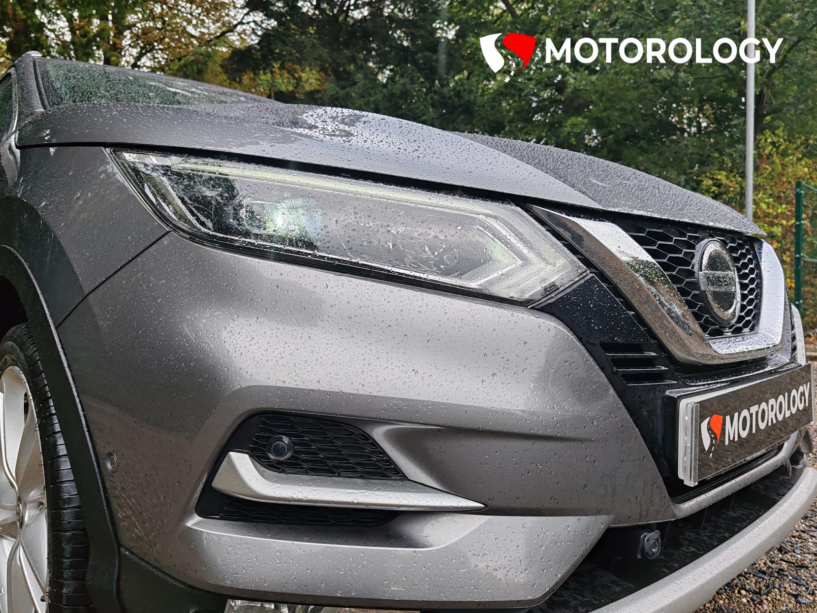 Nissan Qashqai 1.3 DIG-T N-Motion SUV 5dr Petrol Manual Euro 6 (s/s) (140 ps)