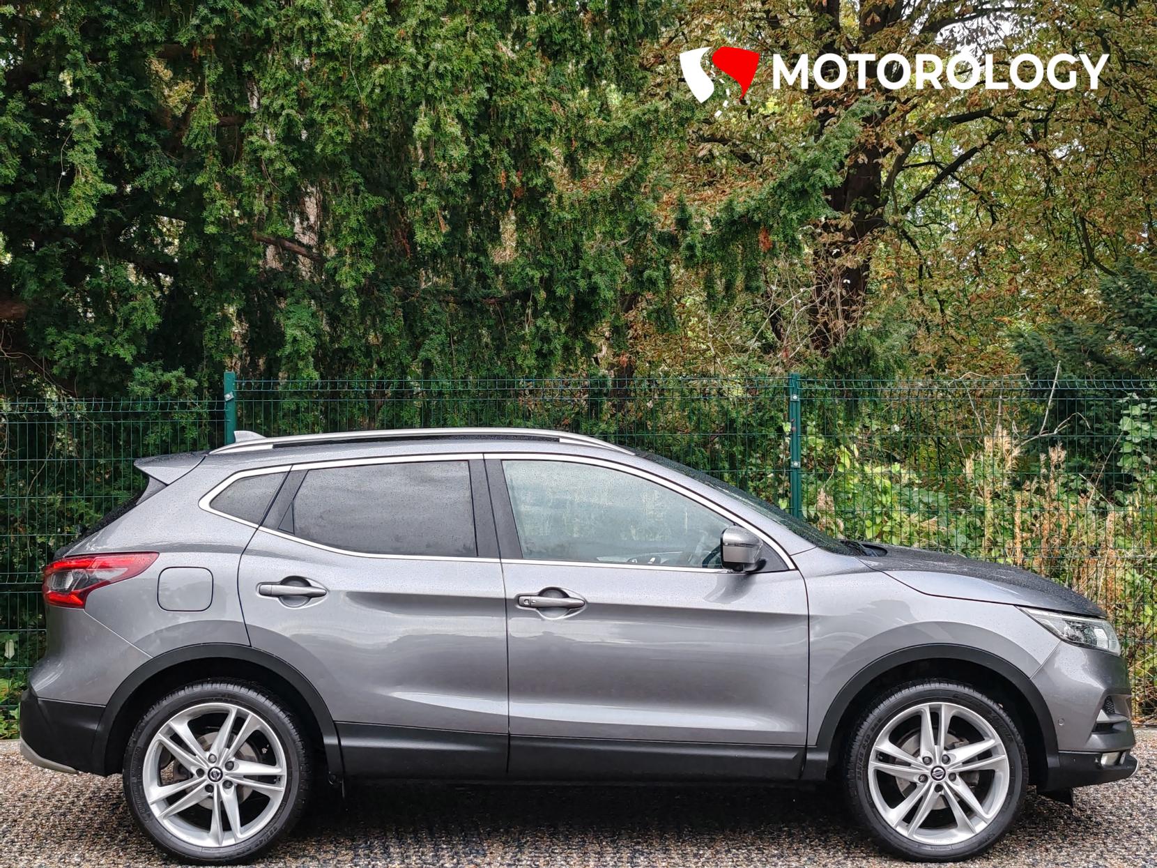 Nissan Qashqai 1.3 DIG-T N-Motion SUV 5dr Petrol Manual Euro 6 (s/s) (140 ps)