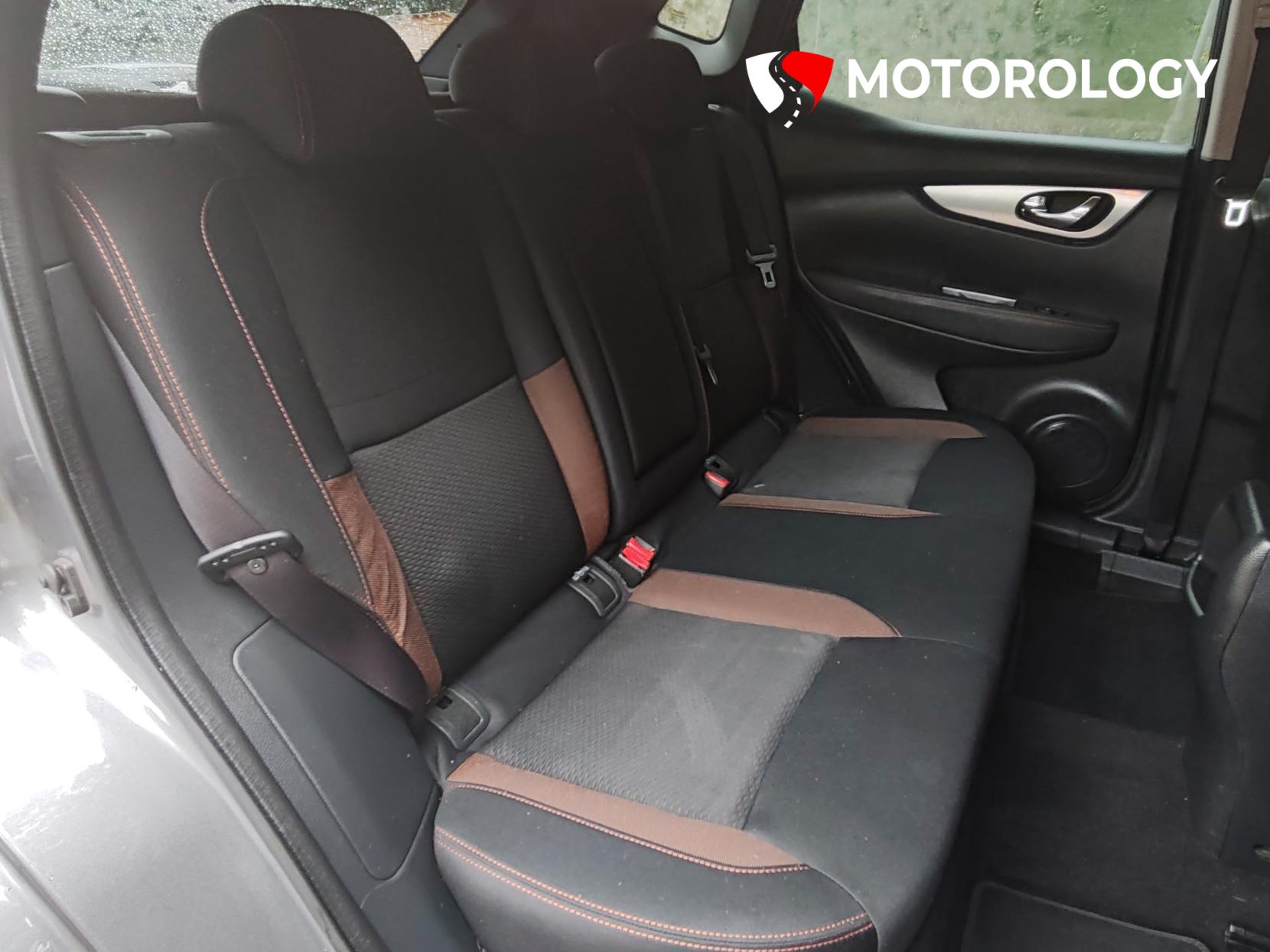 Nissan Qashqai 1.3 DIG-T N-Motion SUV 5dr Petrol Manual Euro 6 (s/s) (140 ps)