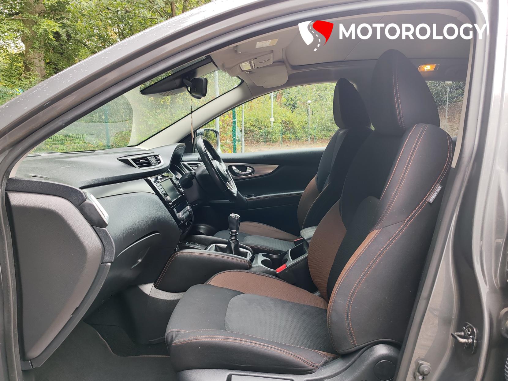 Nissan Qashqai 1.3 DIG-T N-Motion SUV 5dr Petrol Manual Euro 6 (s/s) (140 ps)