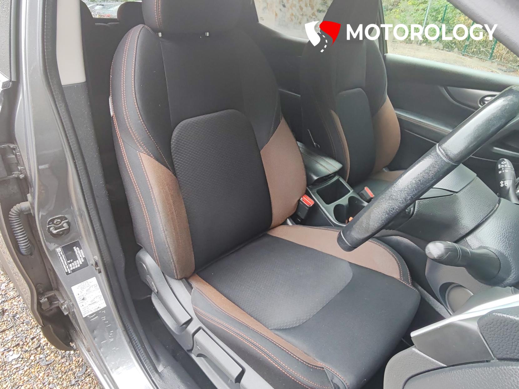 Nissan Qashqai 1.3 DIG-T N-Motion SUV 5dr Petrol Manual Euro 6 (s/s) (140 ps)