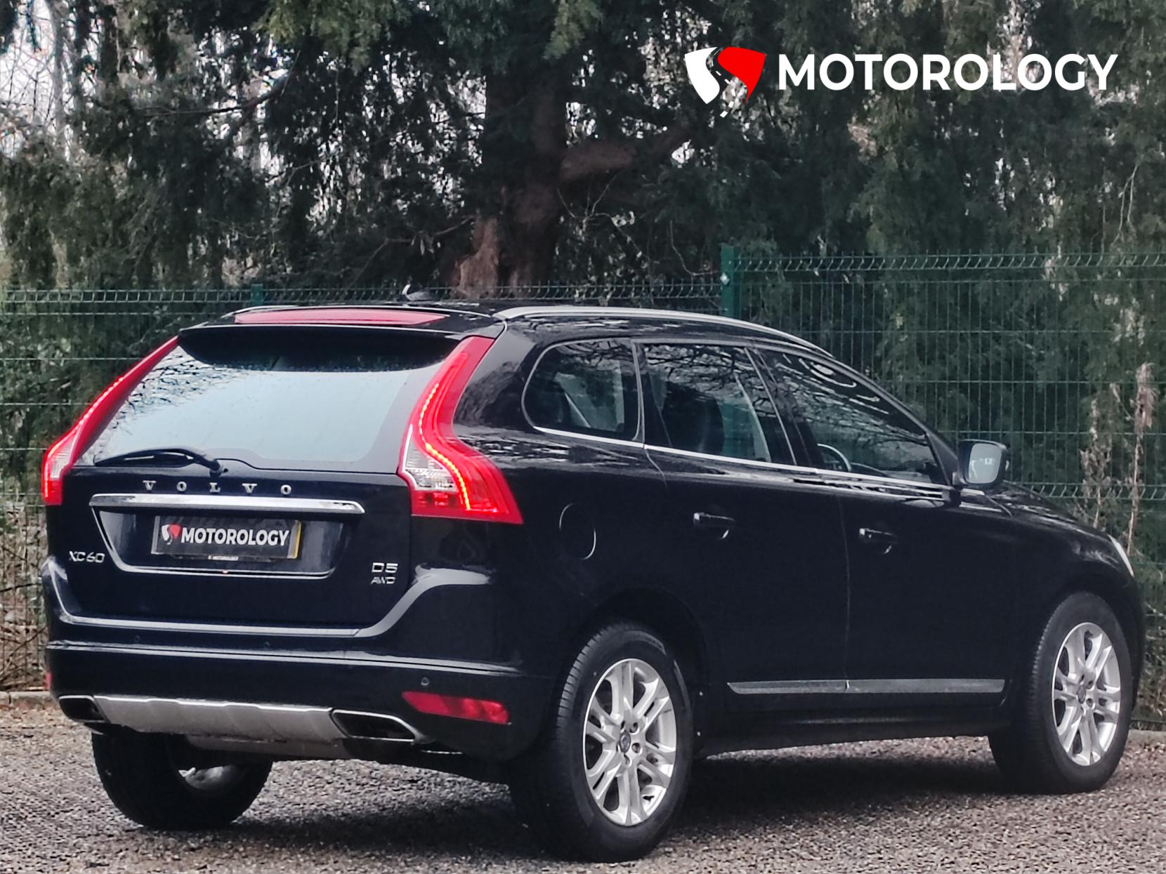 Volvo XC60 2.4 D5 SE Lux Nav SUV 5dr Diesel Geartronic AWD Euro 5 (215 ps)