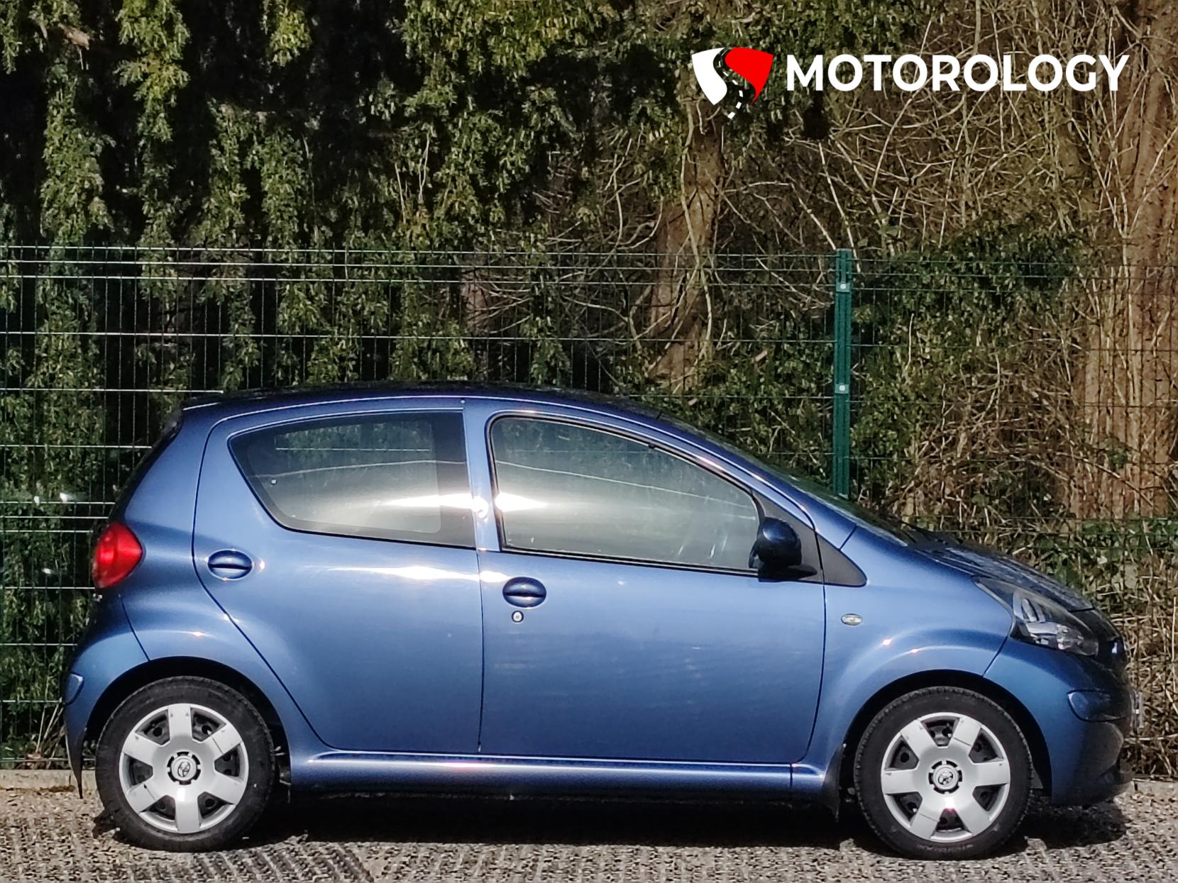 Toyota AYGO 1.0 VVT-i Blue Hatchback 5dr Petrol Manual Euro 4 (67 bhp)