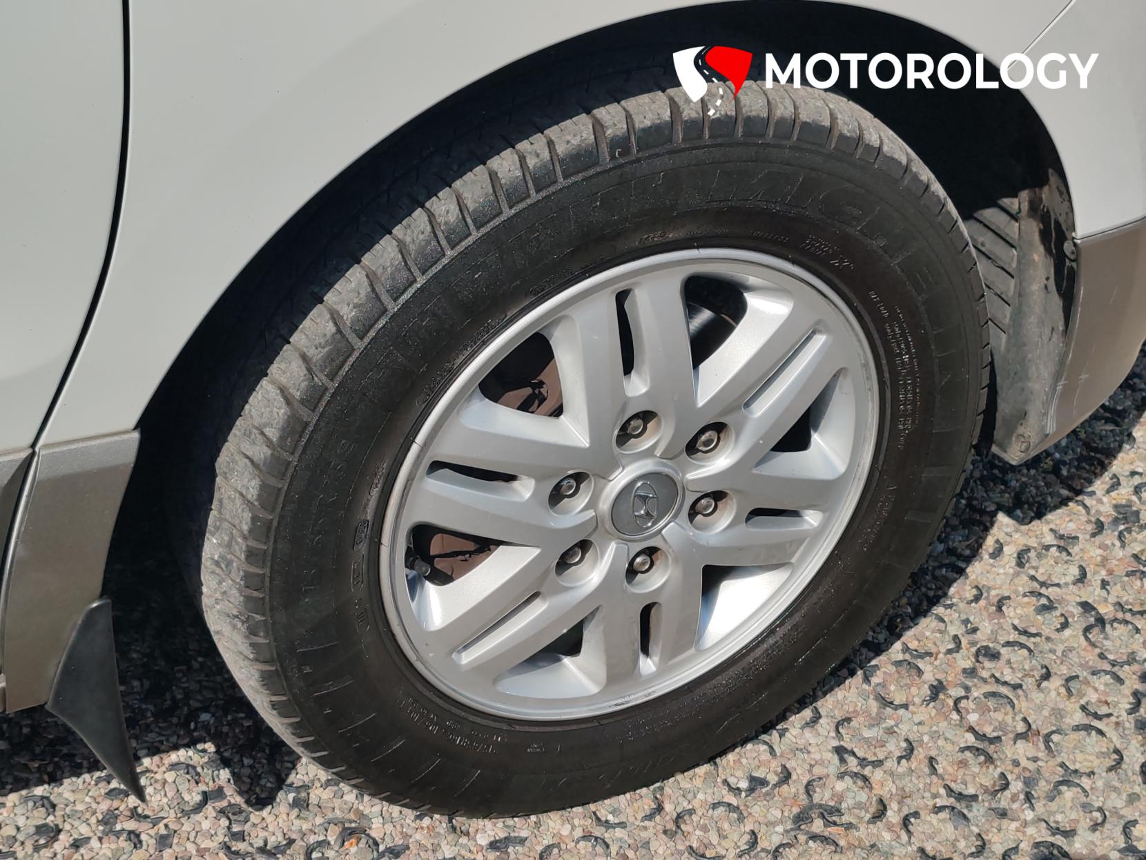 Hyundai i800 2.5 CRDi SE Nav MPV 5dr Diesel Auto Euro 6 (170 ps)