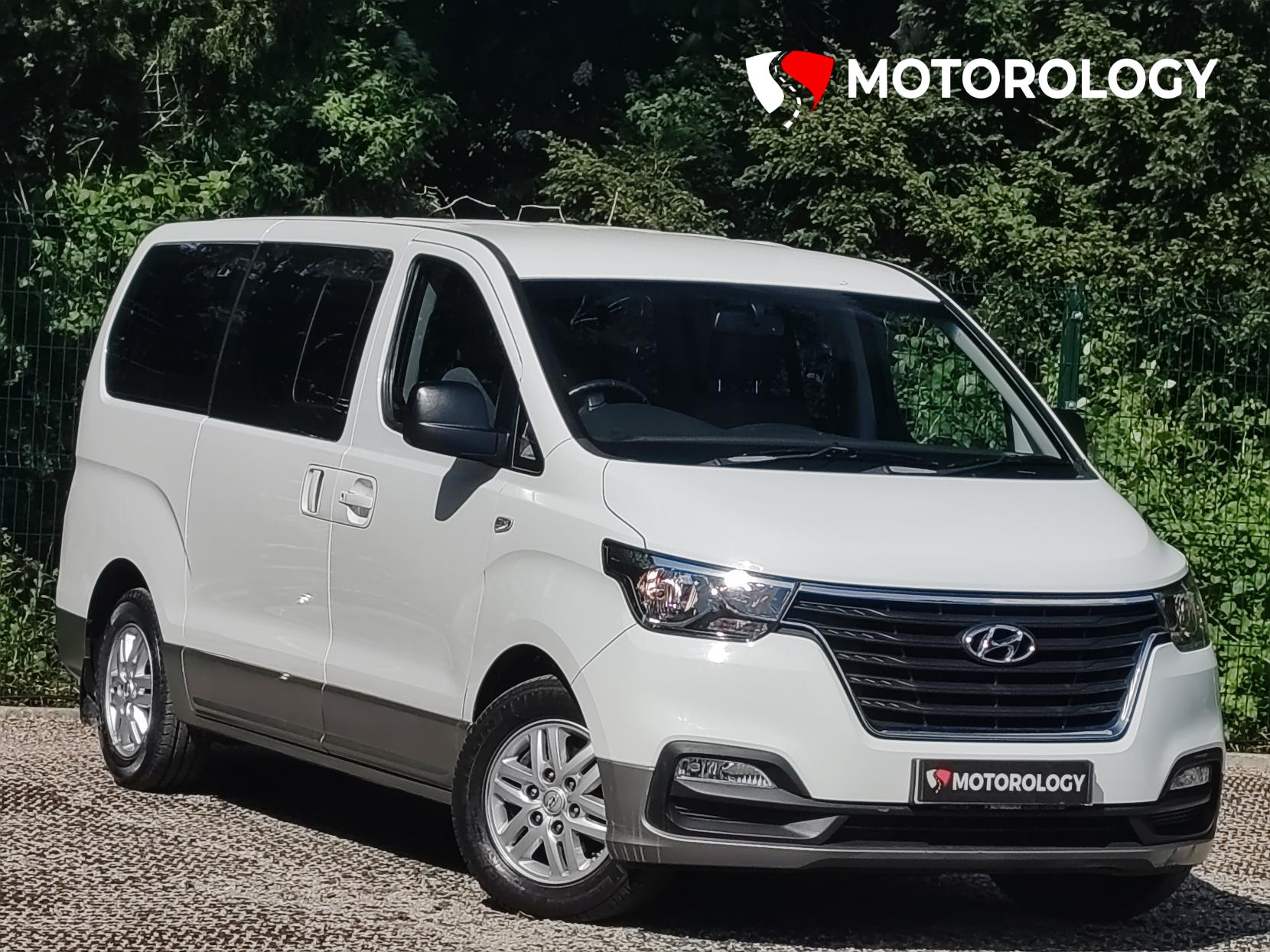Hyundai i800 2.5 CRDi SE Nav MPV 5dr Diesel Auto Euro 6 (170 ps)