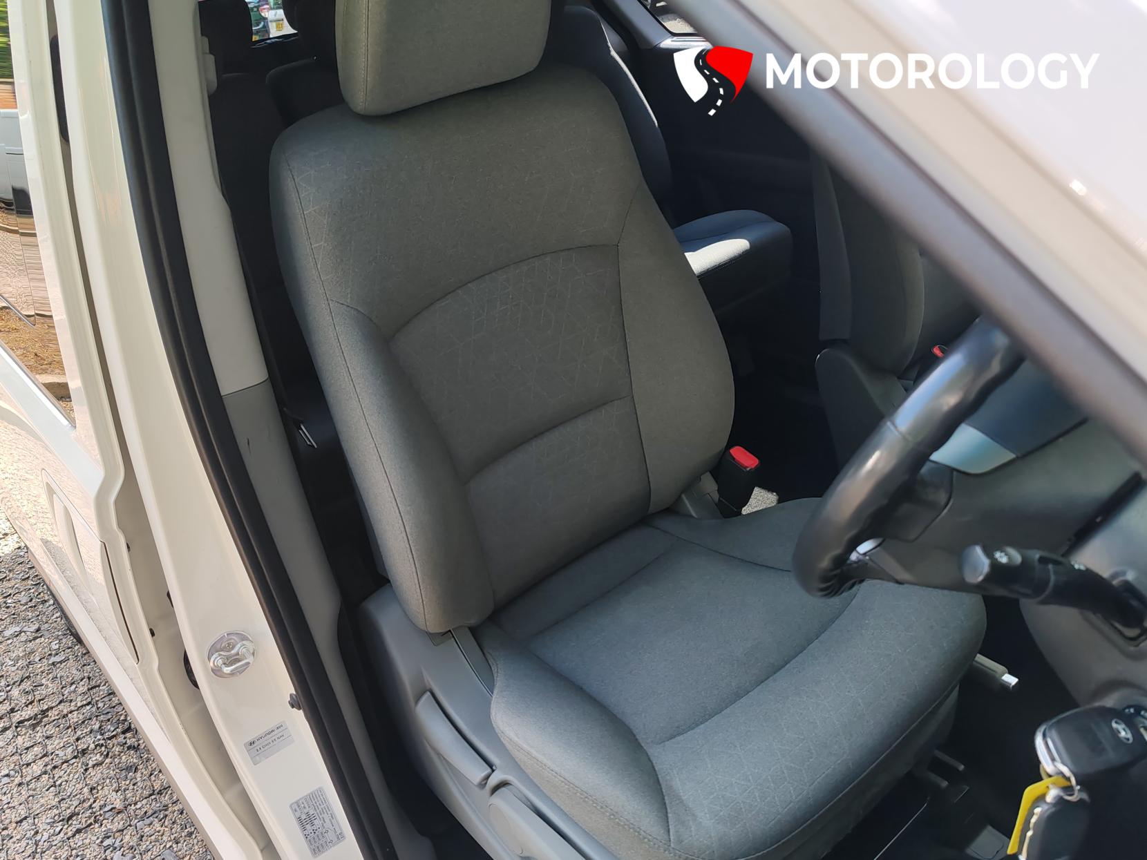 Hyundai i800 2.5 CRDi SE Nav MPV 5dr Diesel Auto Euro 6 (170 ps)