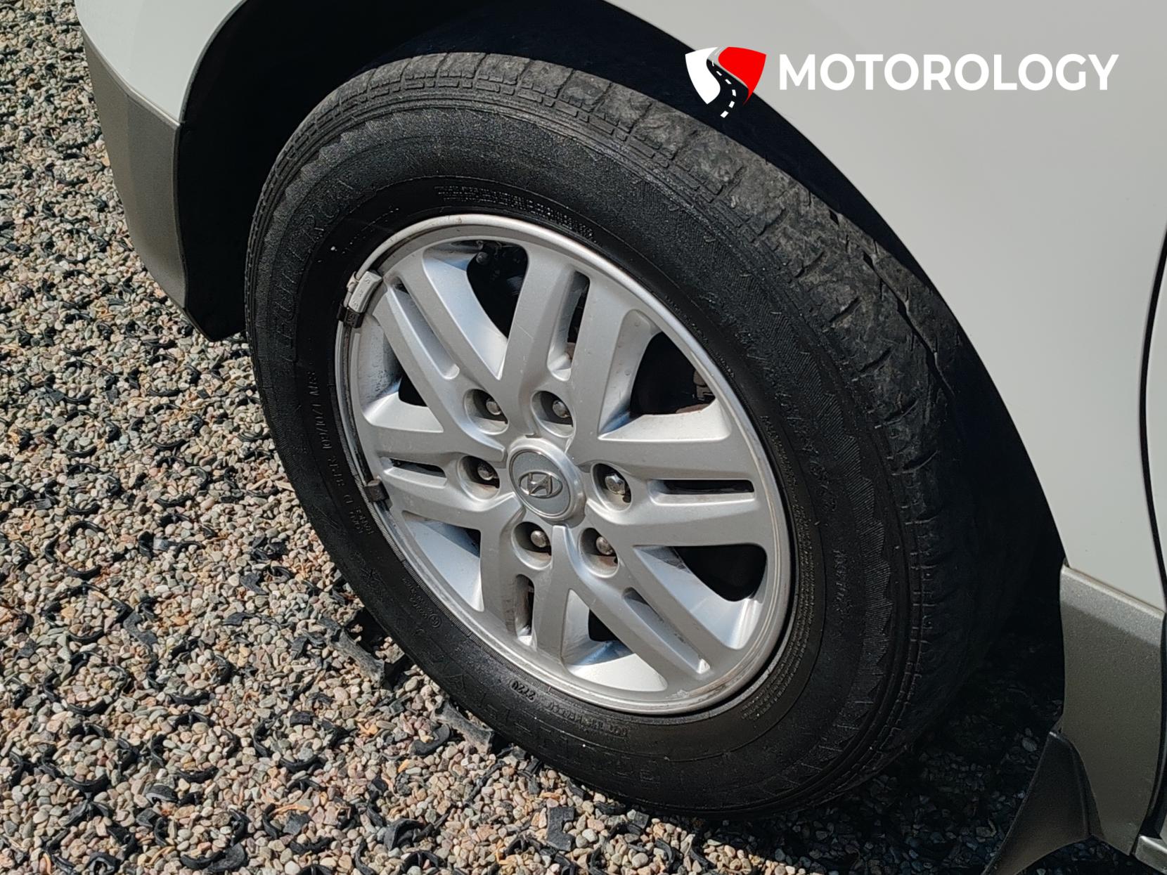 Hyundai i800 2.5 CRDi SE Nav MPV 5dr Diesel Auto Euro 6 (170 ps)