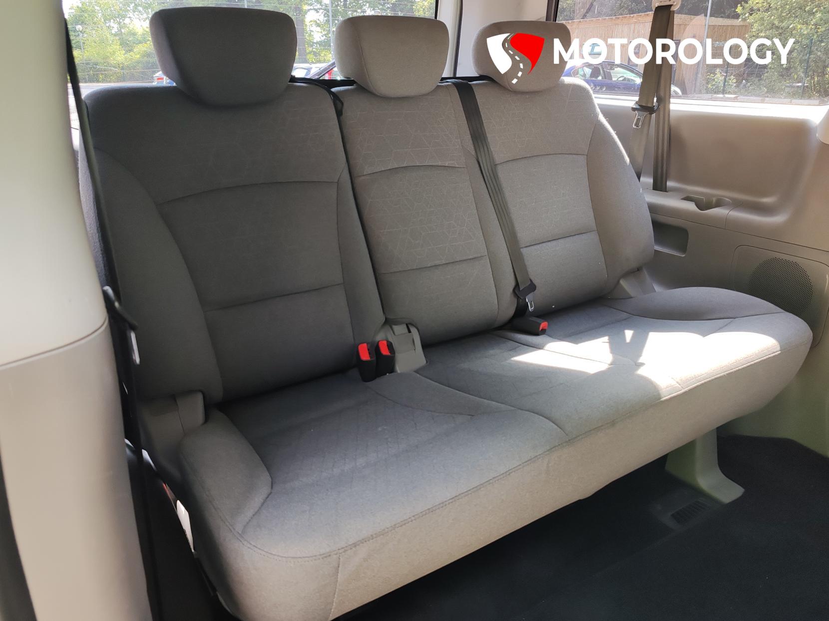 Hyundai i800 2.5 CRDi SE Nav MPV 5dr Diesel Auto Euro 6 (170 ps)