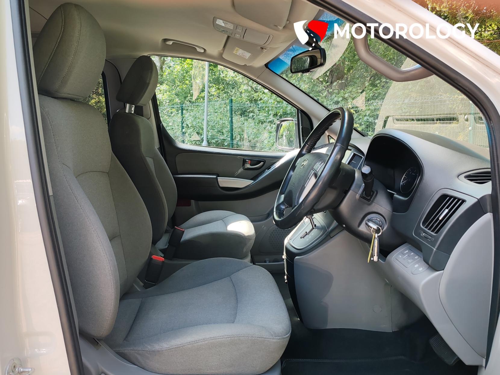 Hyundai i800 2.5 CRDi SE Nav MPV 5dr Diesel Auto Euro 6 (170 ps)