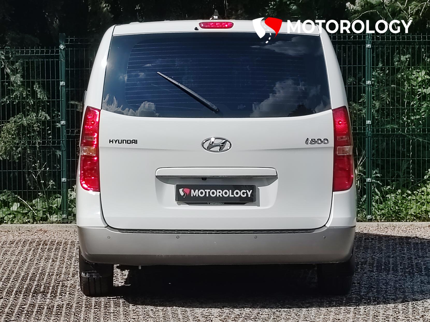 Hyundai i800 2.5 CRDi SE Nav MPV 5dr Diesel Auto Euro 6 (170 ps)
