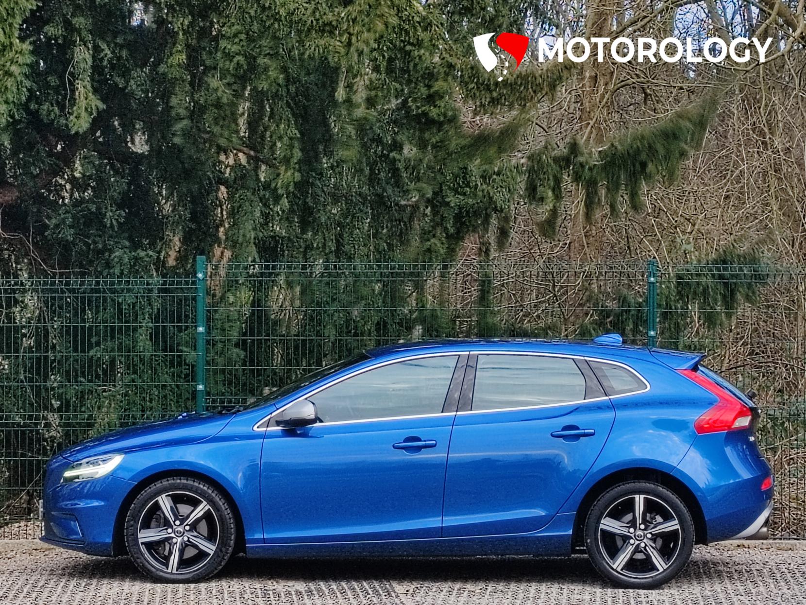 Volvo V40 2.0 D3 R-Design Hatchback 5dr Diesel Manual Euro 6 (s/s) (150 ps)