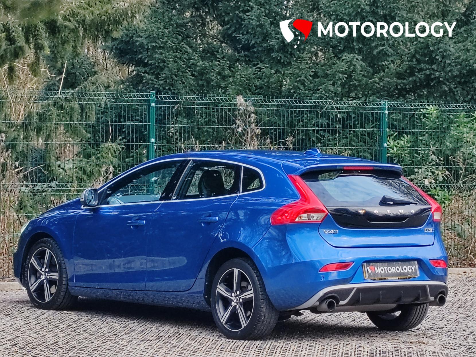 Volvo V40 2.0 D3 R-Design Hatchback 5dr Diesel Manual Euro 6 (s/s) (150 ps)