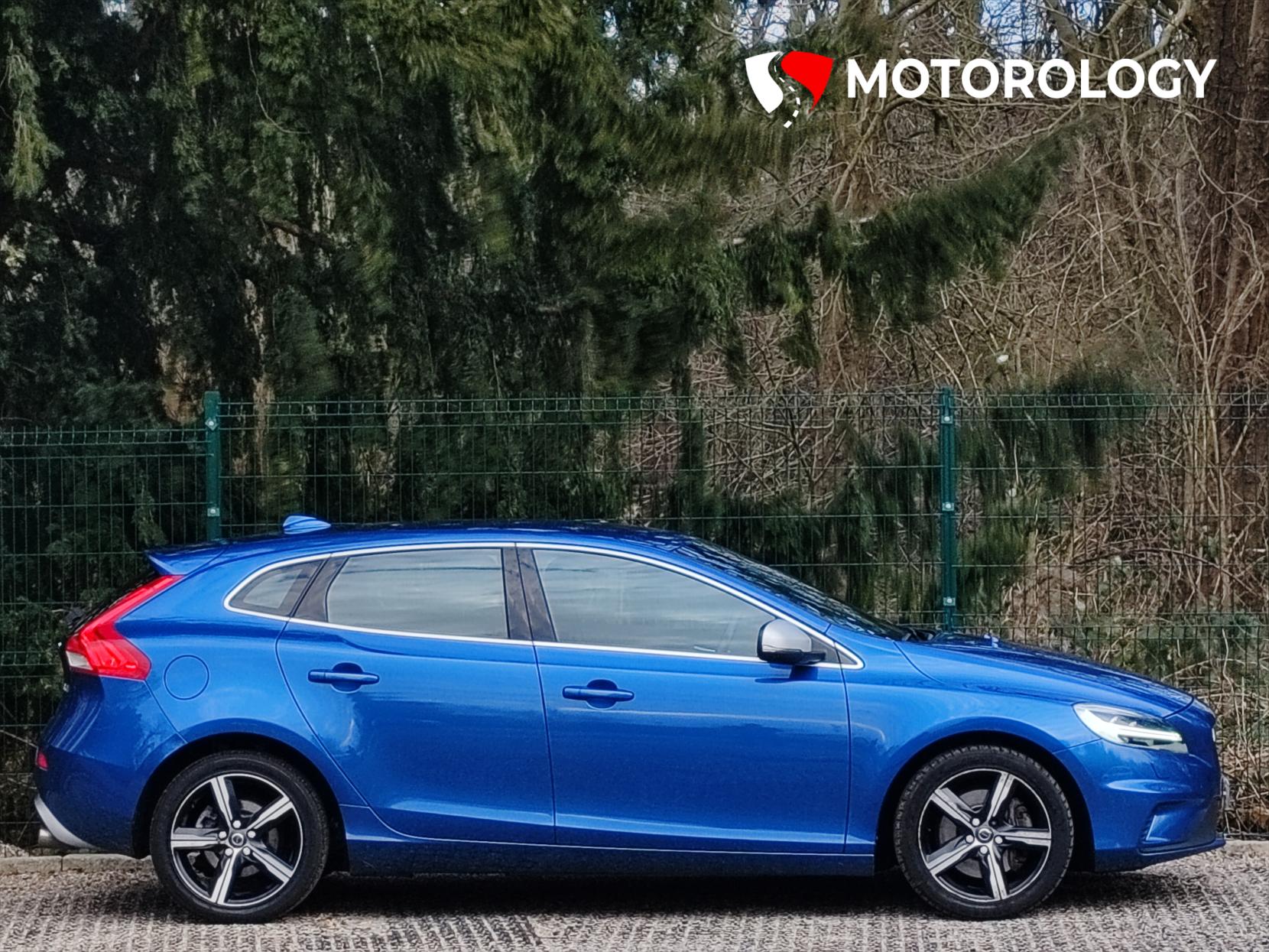 Volvo V40 2.0 D3 R-Design Hatchback 5dr Diesel Manual Euro 6 (s/s) (150 ps)