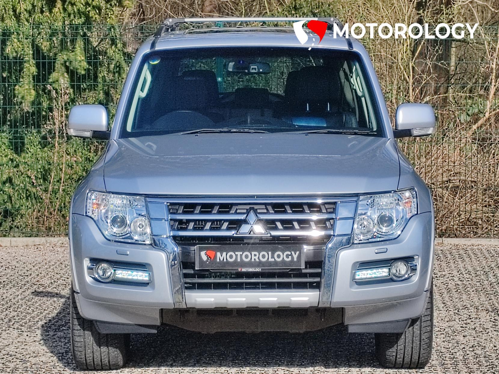 Mitsubishi Shogun 3.2 DI-DC SG3 SUV 5dr Diesel Auto 4WD Euro 6 LWB (187 ps)