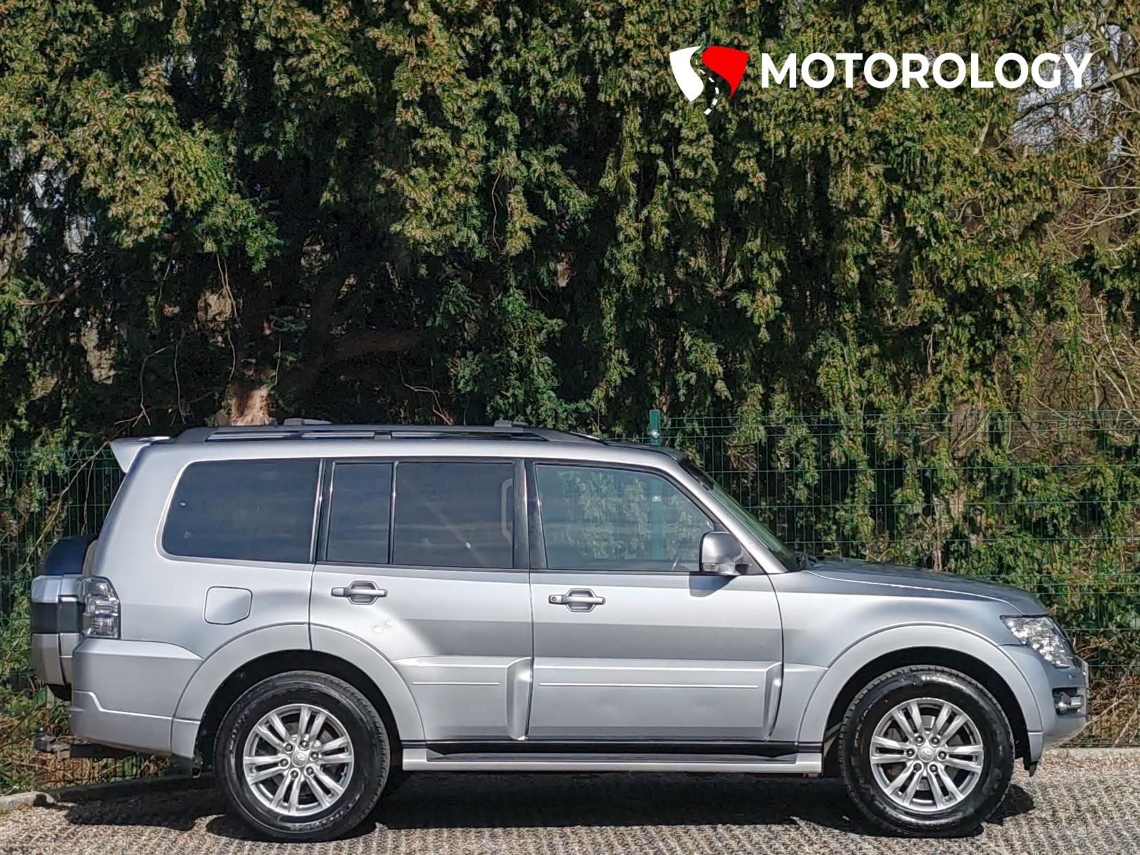 Mitsubishi Shogun 3.2 DI-DC SG3 SUV 5dr Diesel Auto 4WD Euro 6 LWB (187 ps)