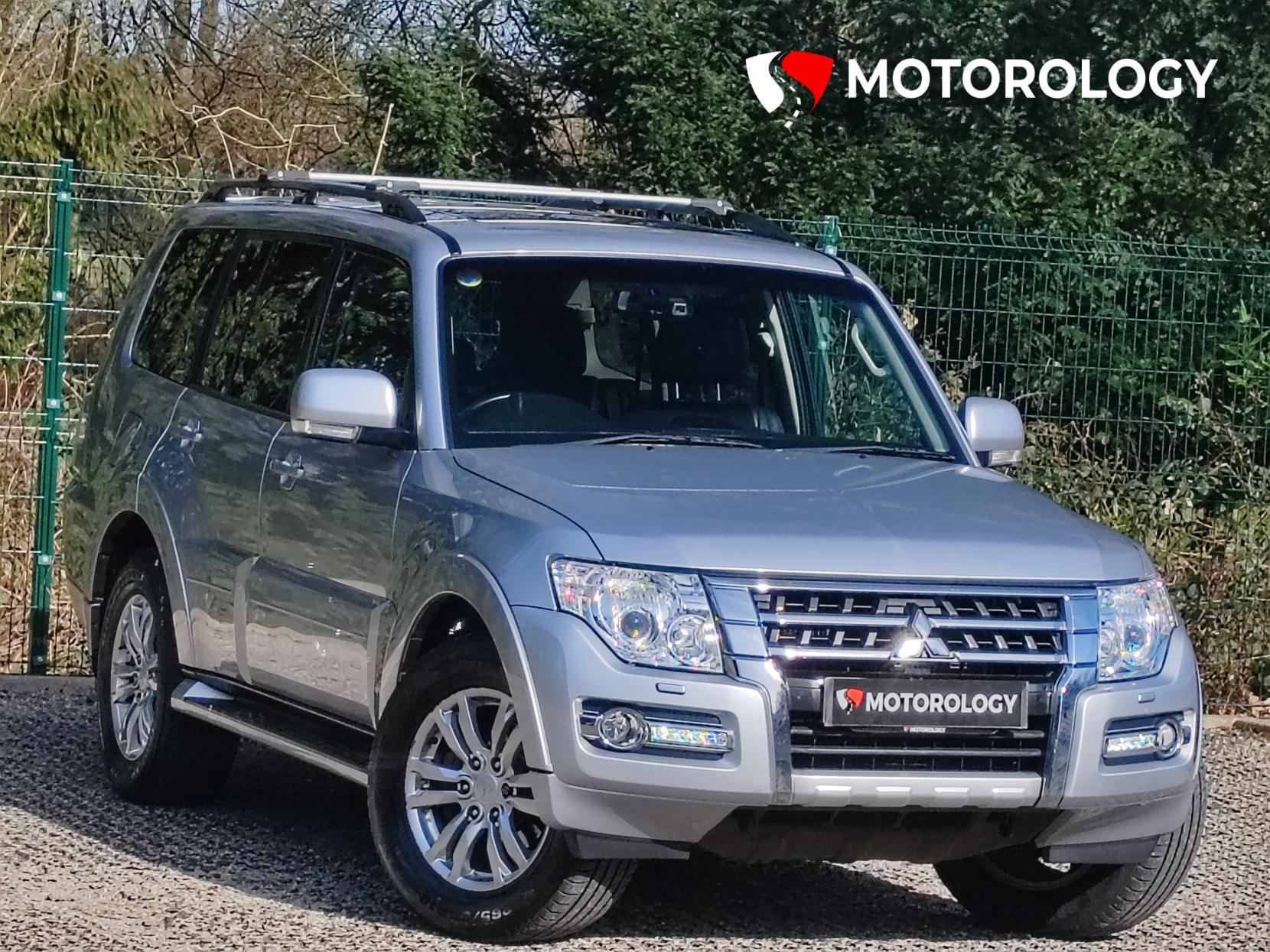 Mitsubishi Shogun 3.2 DI-DC SG3 SUV 5dr Diesel Auto 4WD Euro 6 LWB (187 ps)