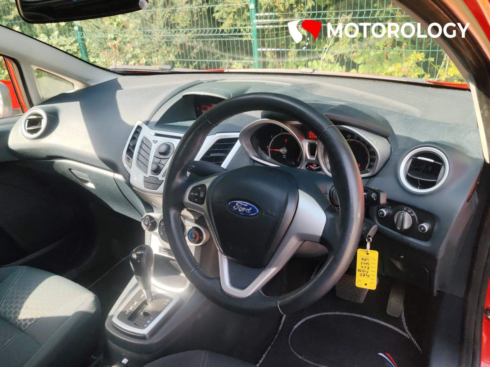 Ford Fiesta 1.4 Zetec Hatchback 5dr Petrol Automatic (154 g/km, 94 bhp)