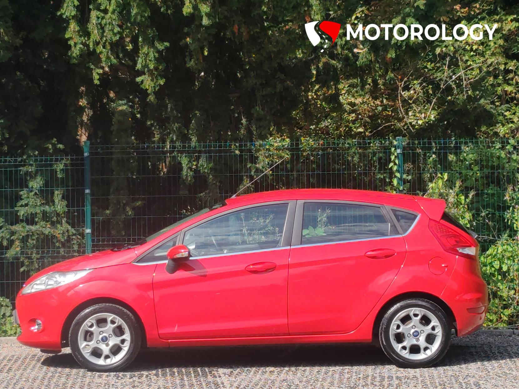 Ford Fiesta 1.4 Zetec Hatchback 5dr Petrol Automatic (154 g/km, 94 bhp)
