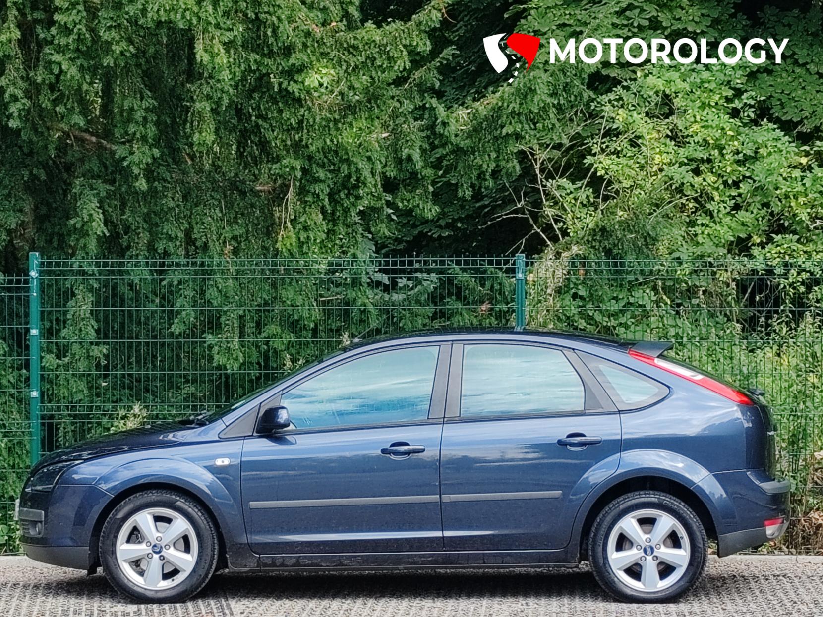 Ford Focus 1.6 Zetec Climate Hatchback 5dr Petrol Manual (161 g/km, 113 bhp)