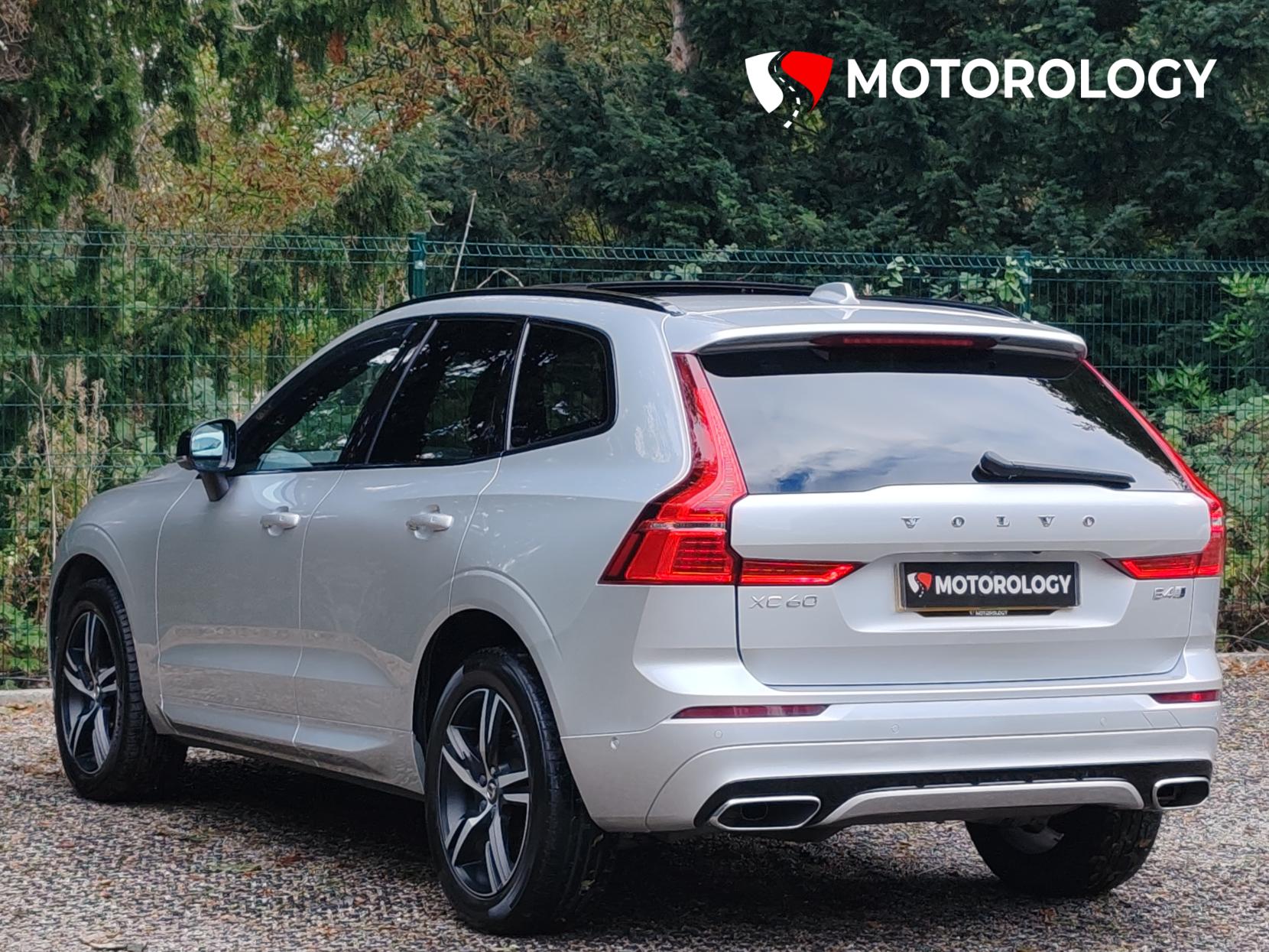 Volvo XC60 2.0 B4 MHEV R-Design SUV 5dr Diesel Hybrid Auto AWD Euro 6 (s/s) (197 ps)