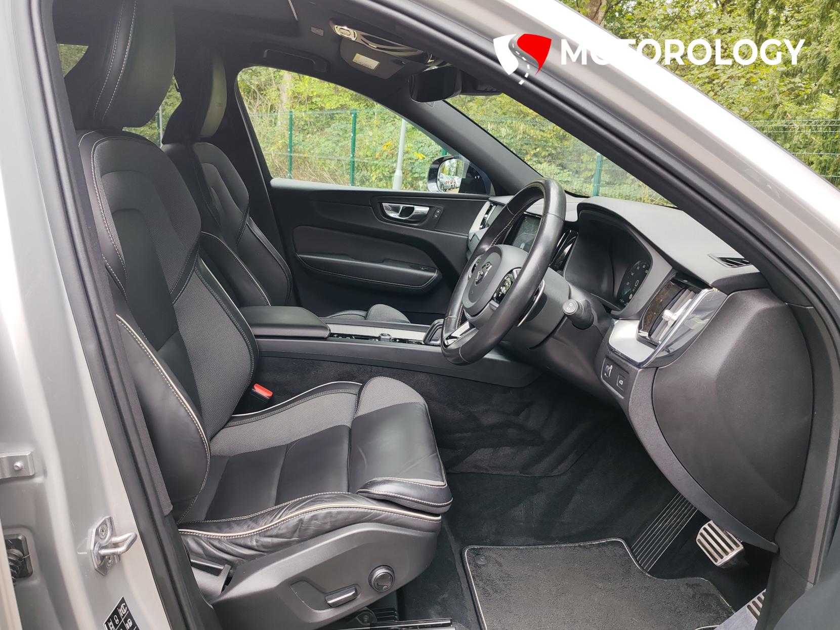 Volvo XC60 2.0 B4 MHEV R-Design SUV 5dr Diesel Hybrid Auto AWD Euro 6 (s/s) (197 ps)