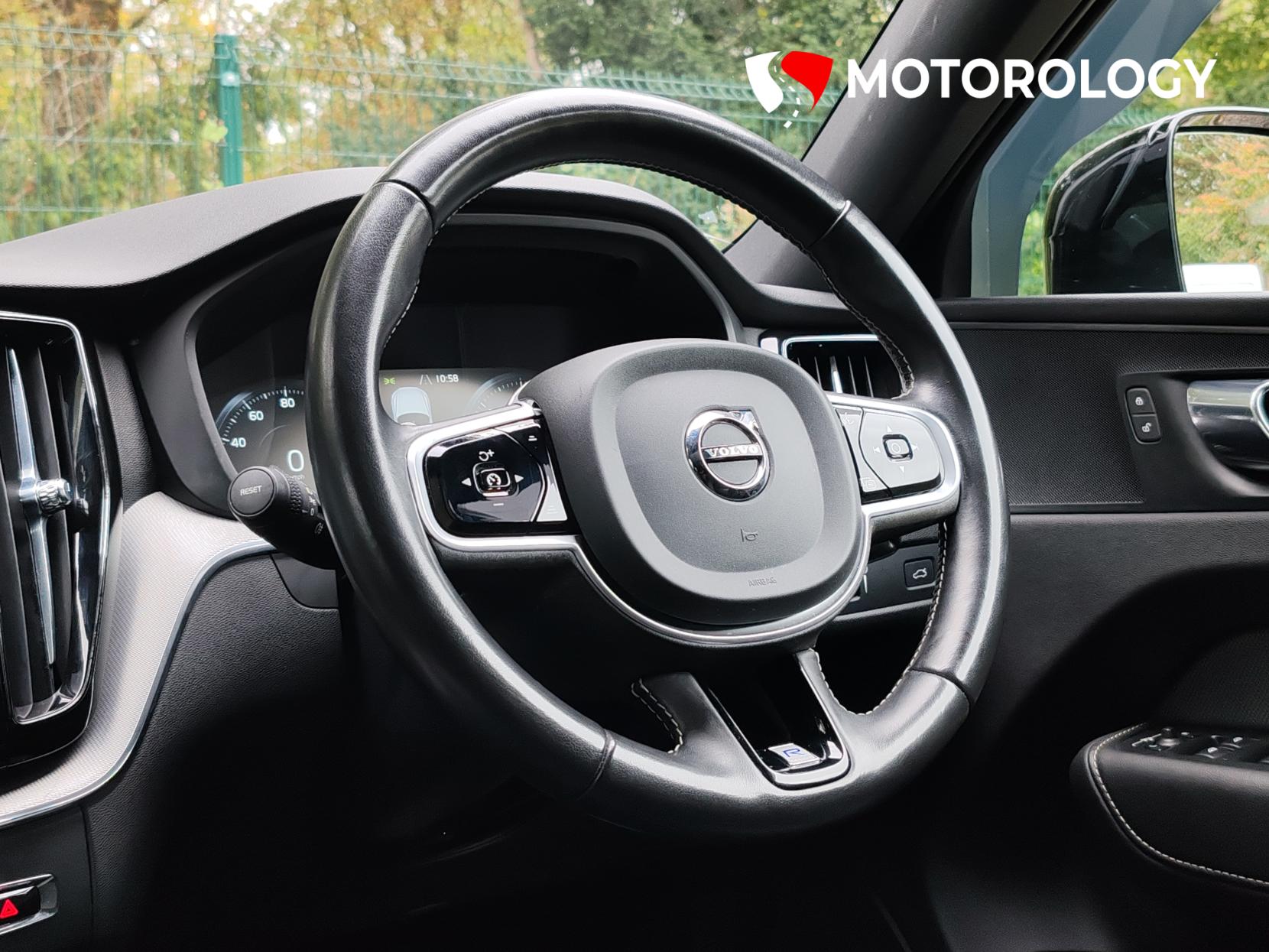 Volvo XC60 2.0 B4 MHEV R-Design SUV 5dr Diesel Hybrid Auto AWD Euro 6 (s/s) (197 ps)