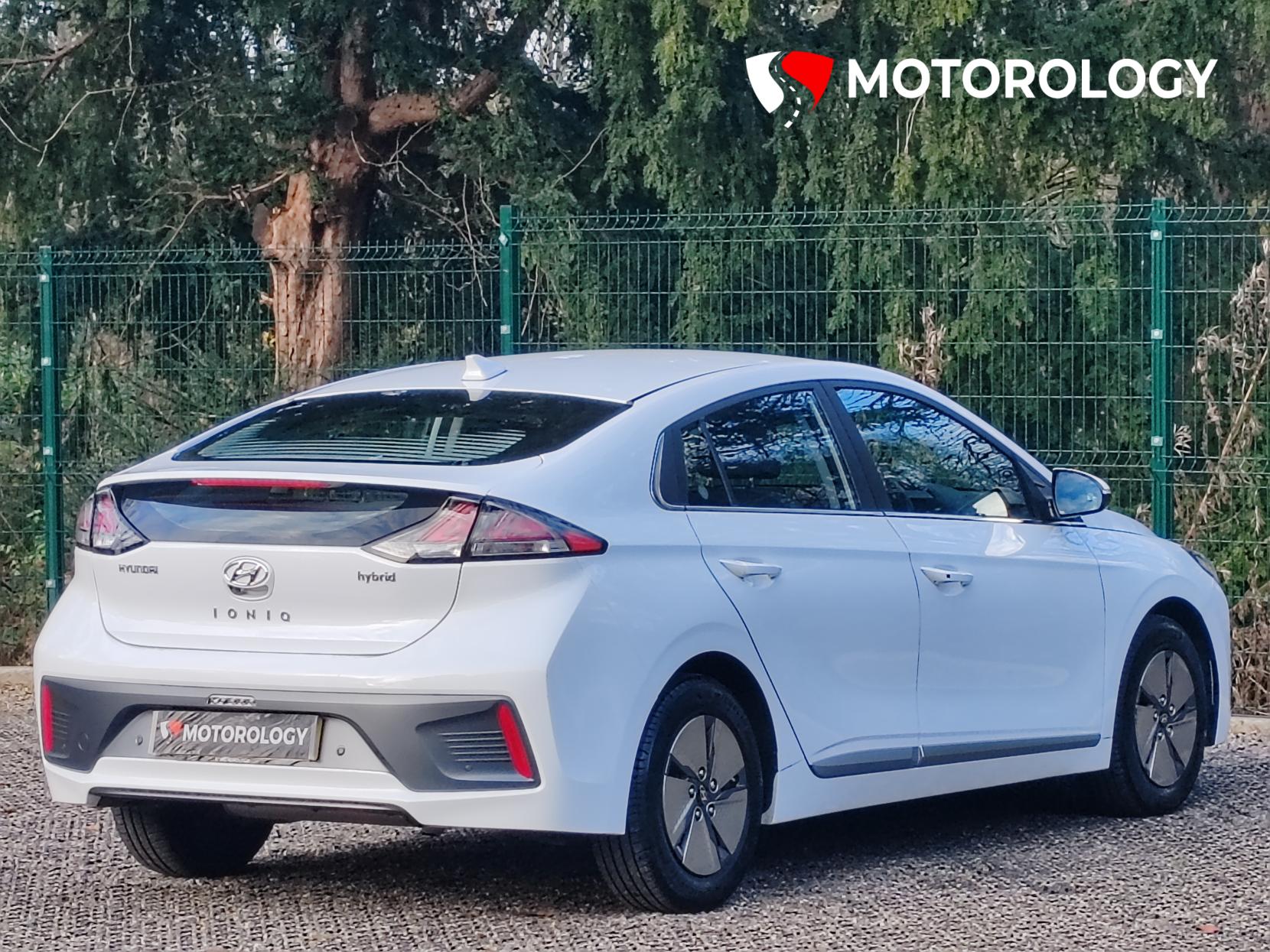 Hyundai IONIQ 1.6 h-GDi Premium Hatchback 5dr Petrol Hybrid DCT Euro 6 (s/s) (141 ps)