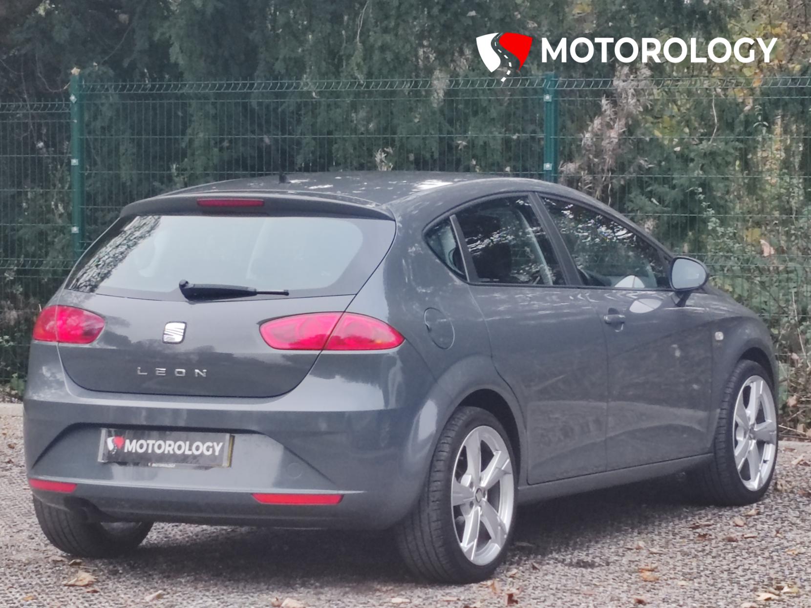 SEAT Leon 1.2 TSI S Emocion Hatchback 5dr Petrol Manual Euro 5 (s/s) (105 ps)