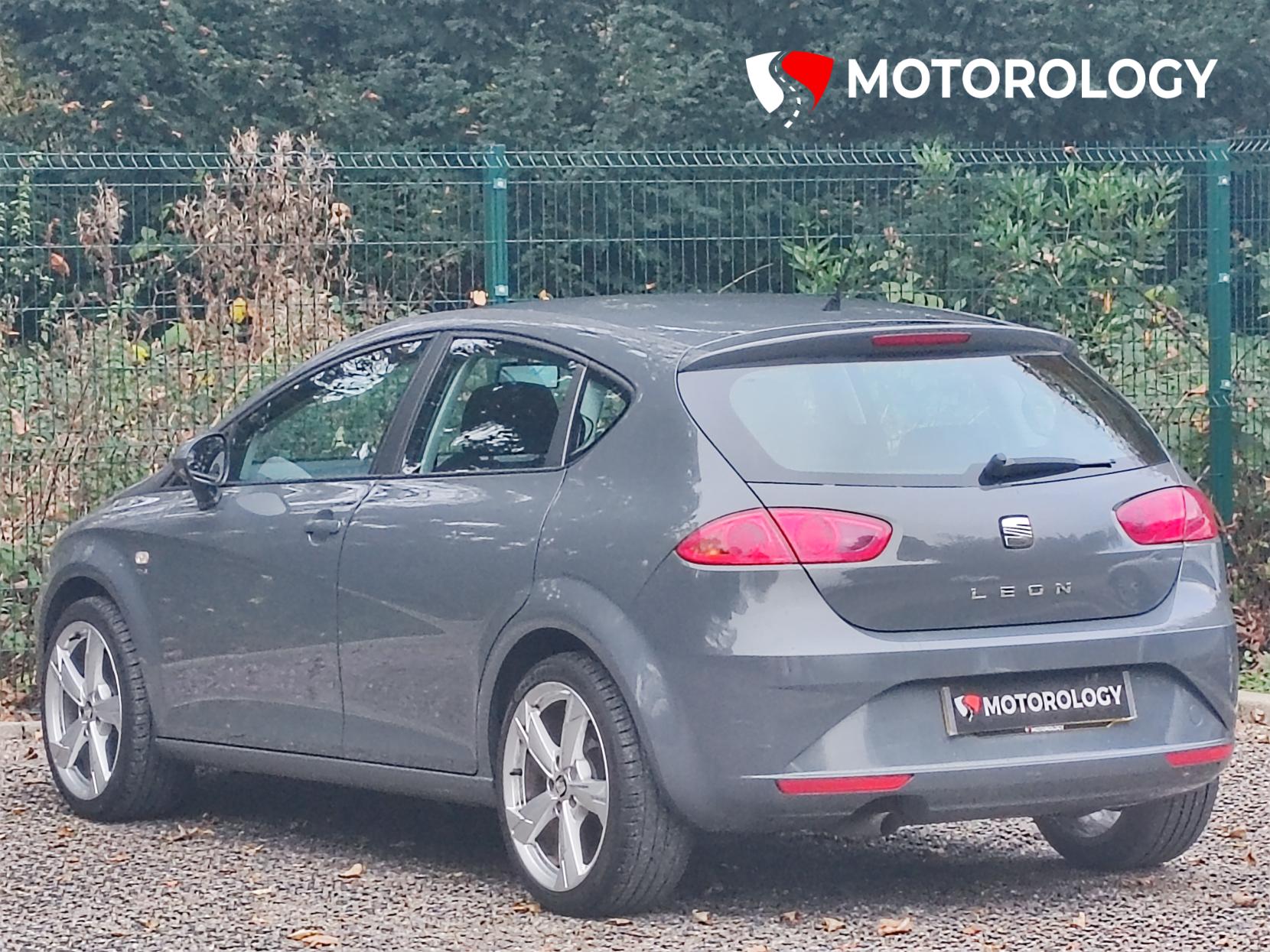 SEAT Leon 1.2 TSI S Emocion Hatchback 5dr Petrol Manual Euro 5 (s/s) (105 ps)