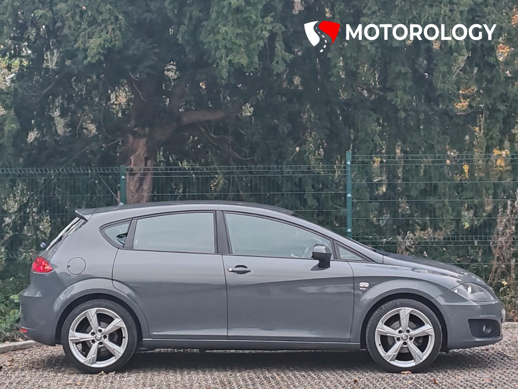 SEAT Leon 1.2 TSI S Emocion Hatchback 5dr Petrol Manual Euro 5 (s/s) (105 ps)