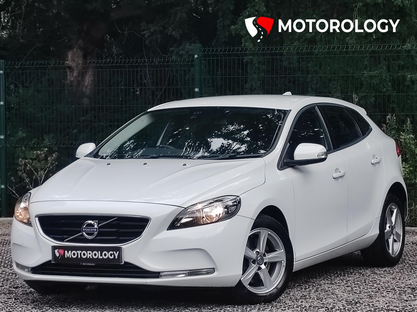Volvo V40 2.0 T2 ES Hatchback 5dr Petrol Manual Euro 6 (s/s) (122 ps)