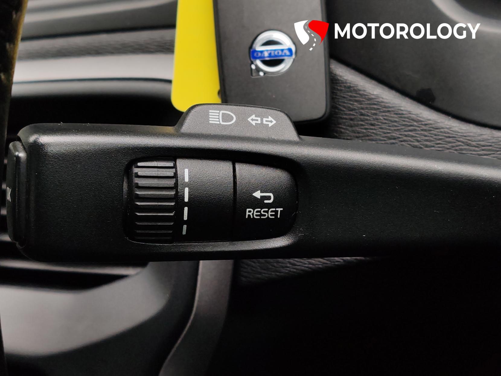 Volvo V40 2.0 T2 ES Hatchback 5dr Petrol Manual Euro 6 (s/s) (122 ps)