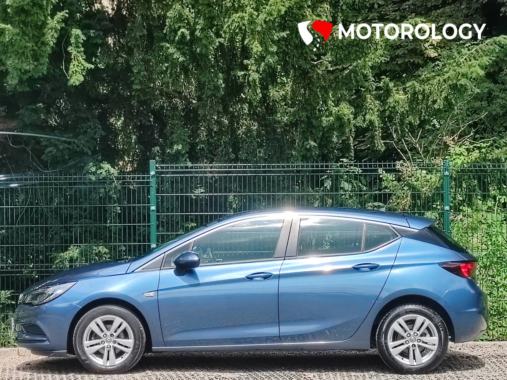 Vauxhall Astra 1.0i Turbo ecoFLEX Design Hatchback 5dr Petrol Manual Euro 6 (s/s) (105 ps)