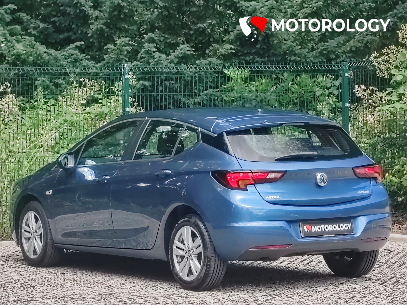 Vauxhall Astra 1.0i Turbo ecoFLEX Design Hatchback 5dr Petrol Manual Euro 6 (s/s) (105 ps)