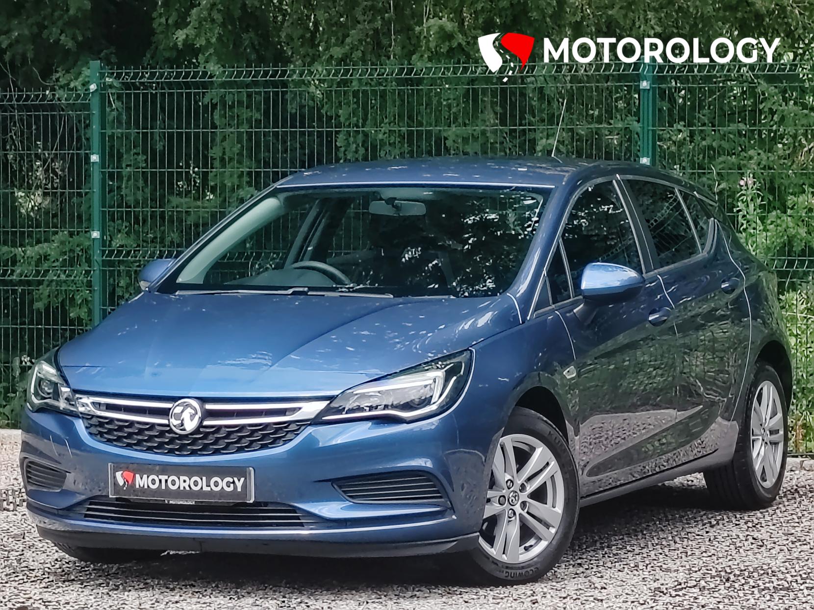 Vauxhall Astra 1.0i Turbo ecoFLEX Design Hatchback 5dr Petrol Manual Euro 6 (s/s) (105 ps)