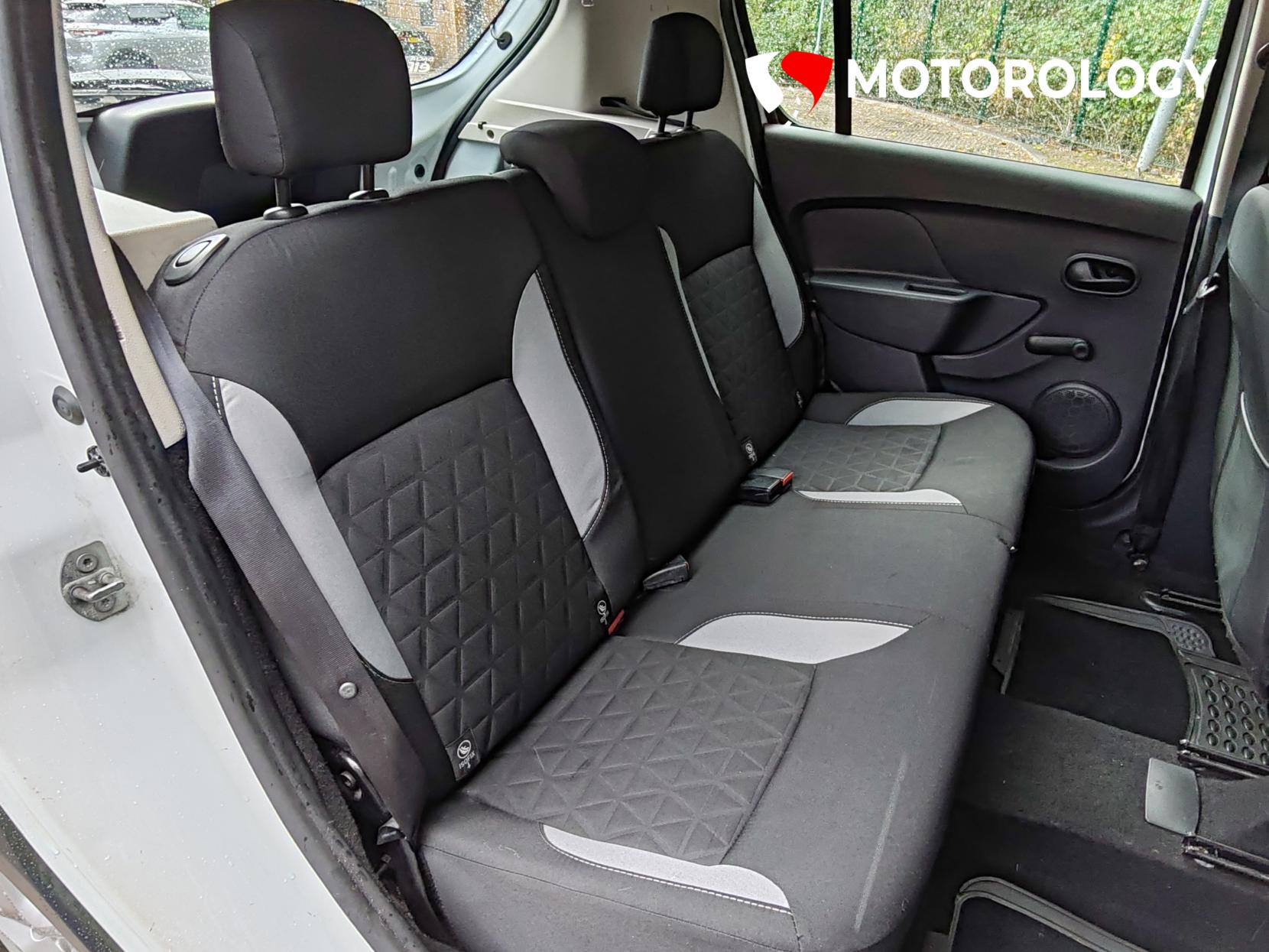 Dacia Sandero Stepway 0.9 TCe Ambiance Hatchback 5dr Petrol Manual Euro 5 (90 ps)